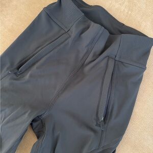 Lululemon train free super high rise 32” graphite grey